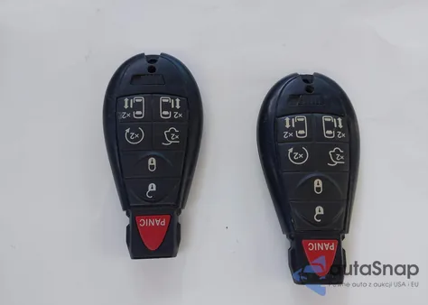 2013 Chrysler Town & Country Touring-L z USA, uszkodzony, nr VIN 2C4RC1CG7DR645396